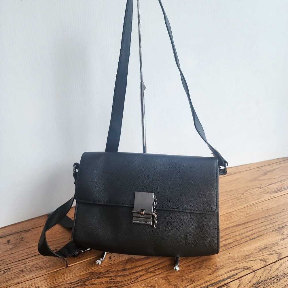 Elegant Black Shoulder Bag